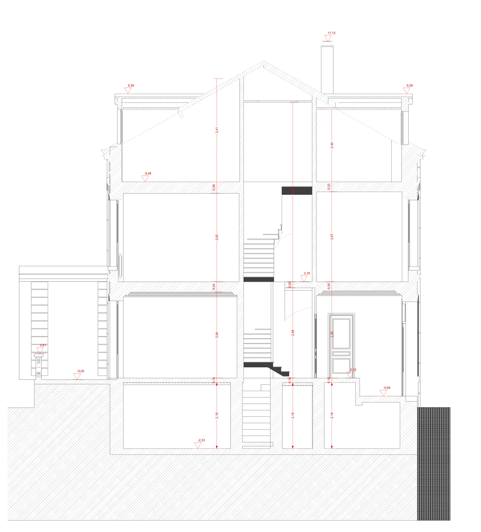Coupe transversale générée depuis la maquette BIM d'un bâtiment existant, avec niveaux et hauteurs cotés.